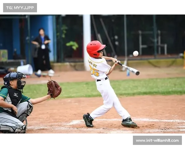 盘锦小学生谈垒球体验:接到球瞬间最有成就感 盘锦小学生谈垒球体验:接到球瞬间最有成就感